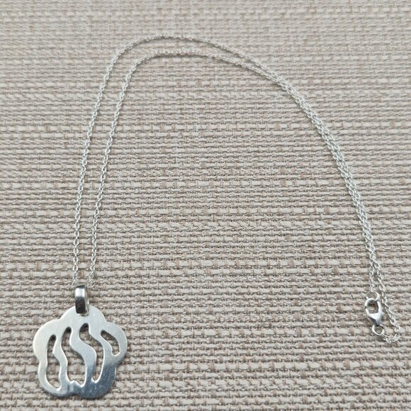 18 Inch Sterling Silver Cloud Cutout Style Pendant Necklace A6171 - Picture 1 of 7